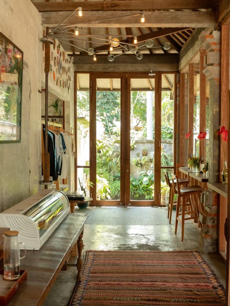 Your me-time spot.Powder Room is a place to enjoy something warm, something sweet,and a little s