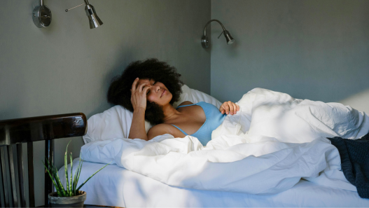 Sulit Tidur Meski Lelah? Coba 5 Tips Ini Agar Istirahat Lebih Nyenyak